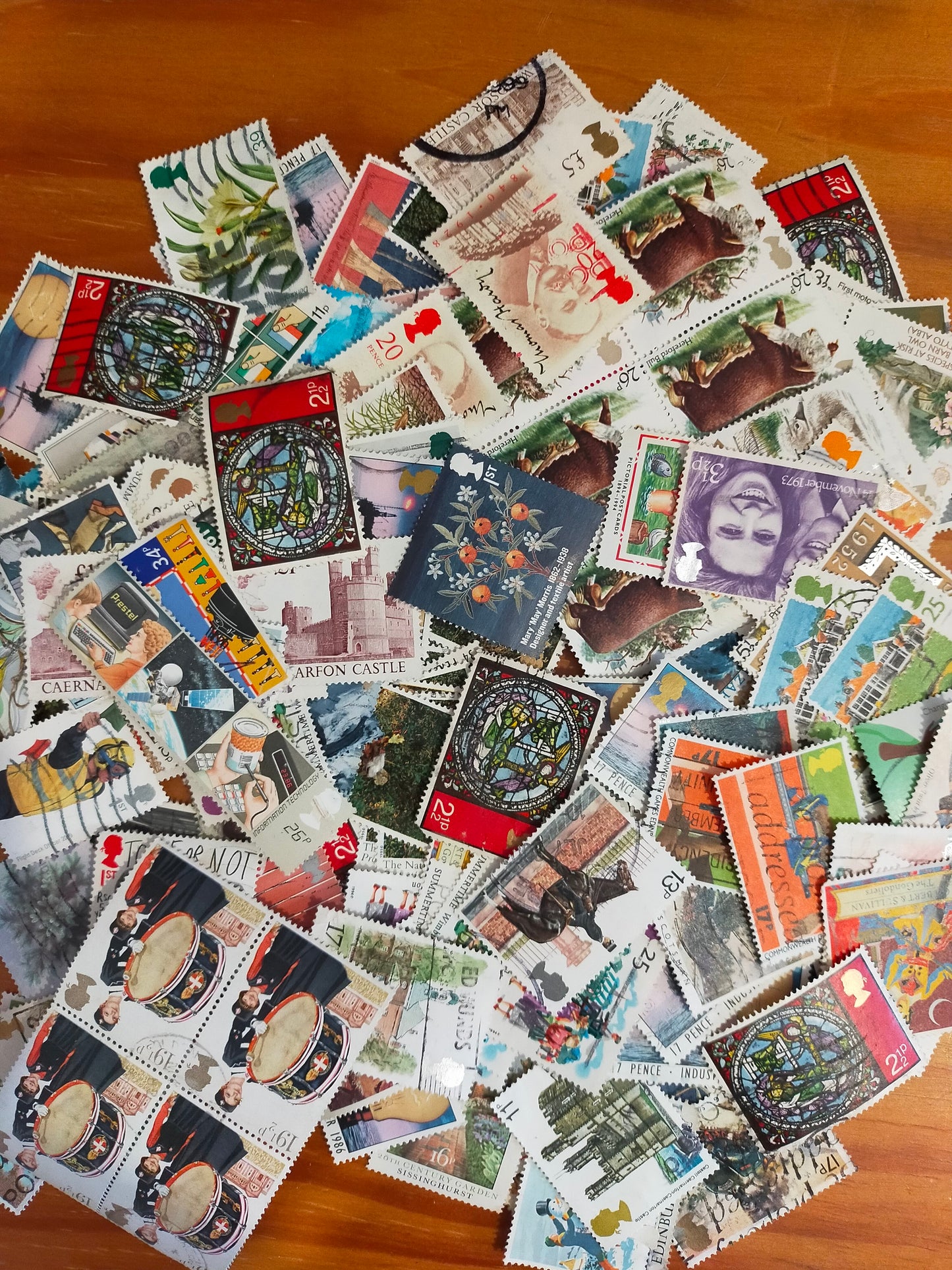 UK Commemerative stamps bundle x100