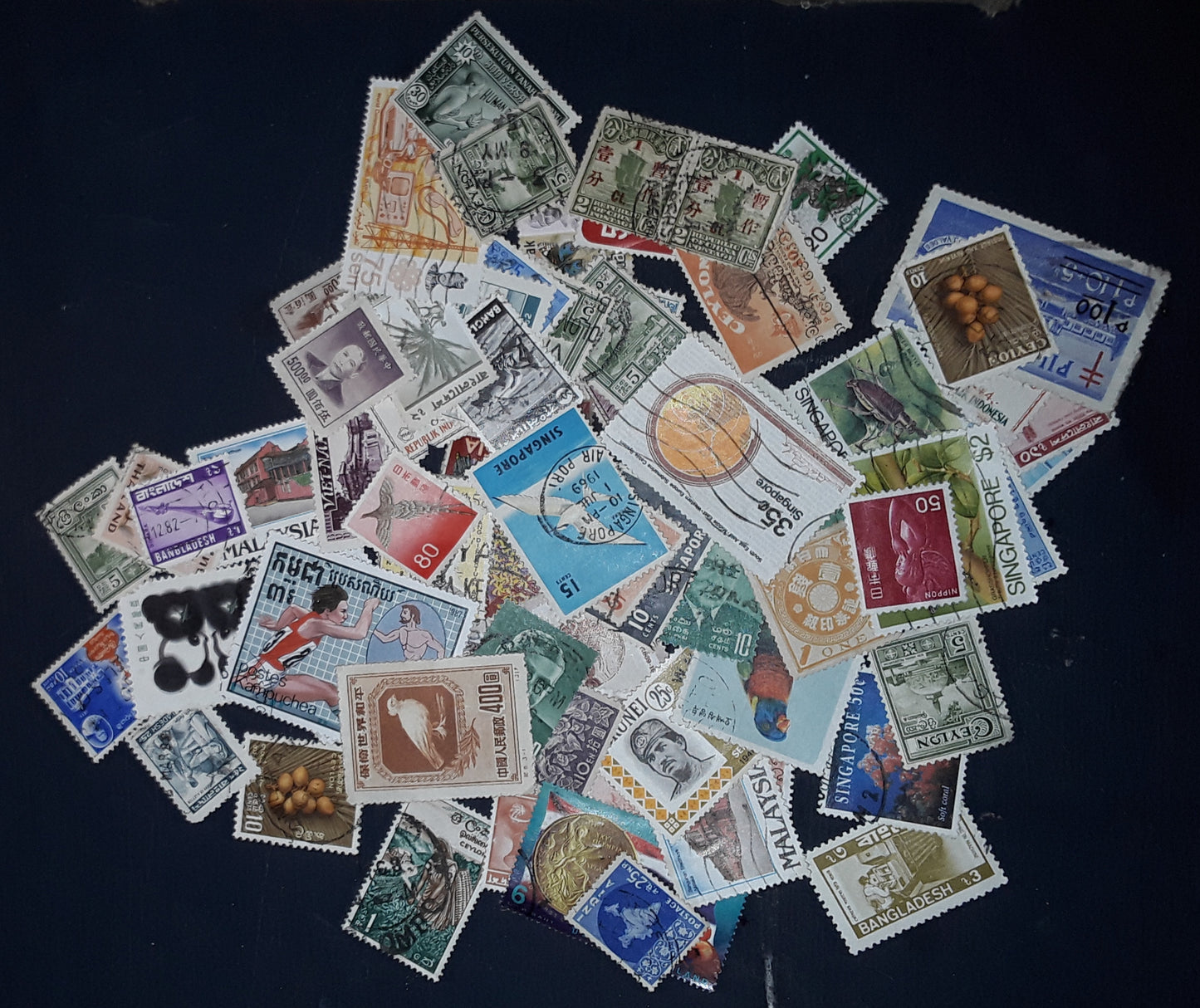 Lot of 100 Asian Stamps –  Great Value Continental Selection -  Historical And Unique Mix