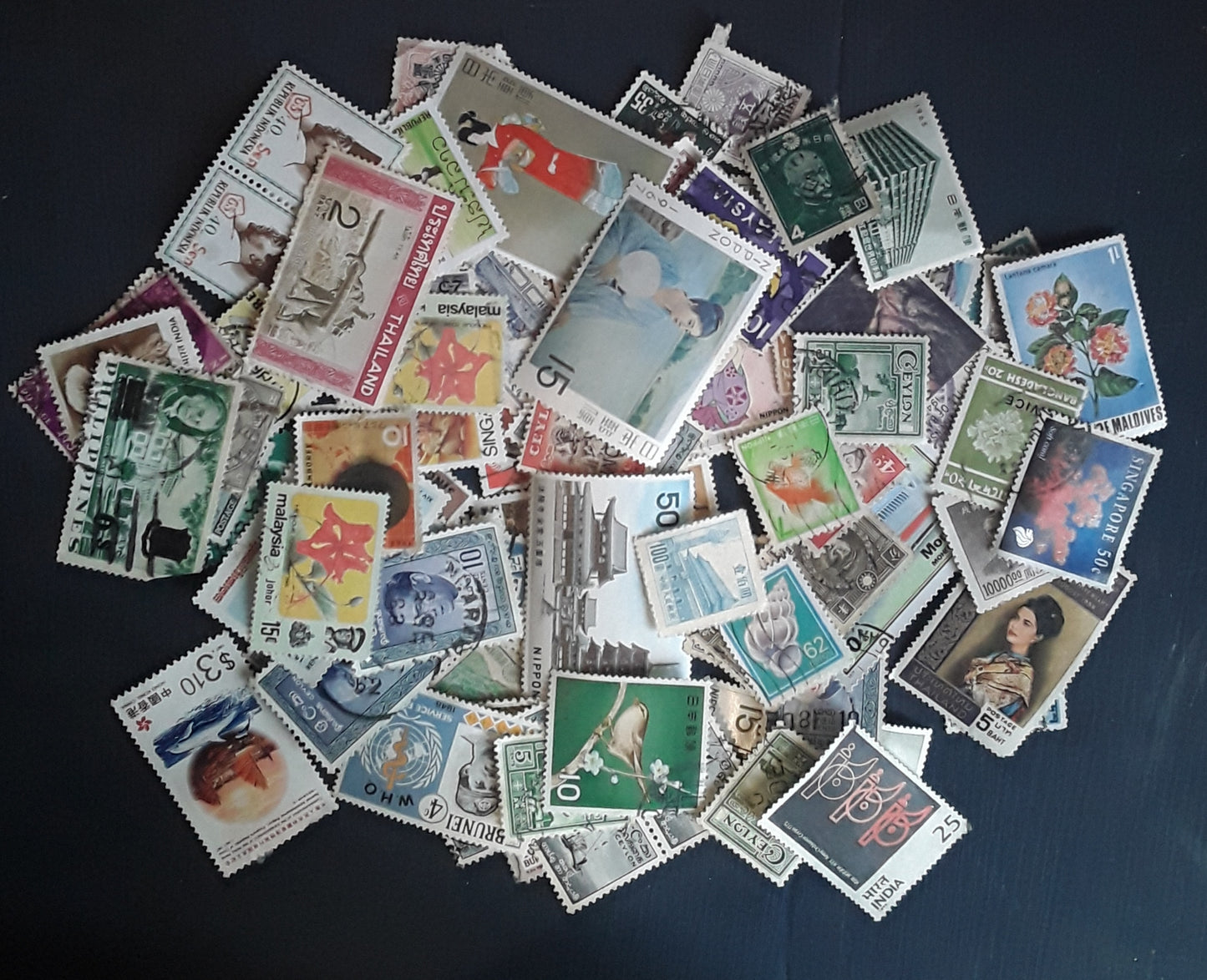 Lot of 100 Asian Stamps –  Great Value Continental Selection -  Historical And Unique Mix