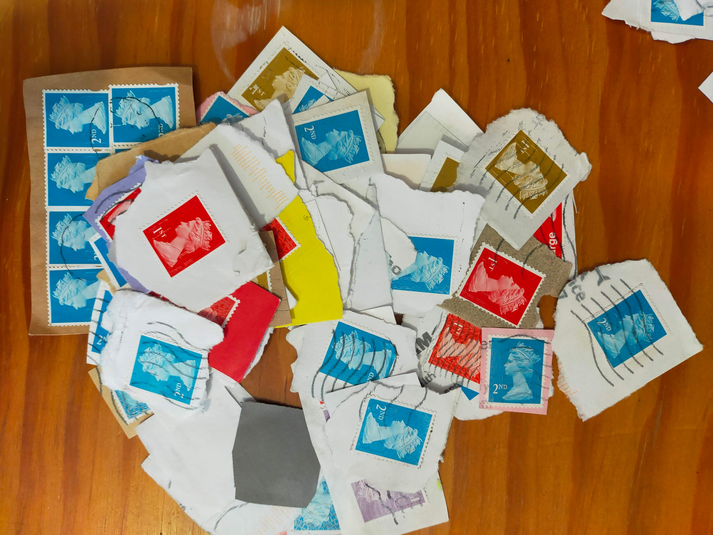 UK 1st/2nd class stamps  with security on paper x25