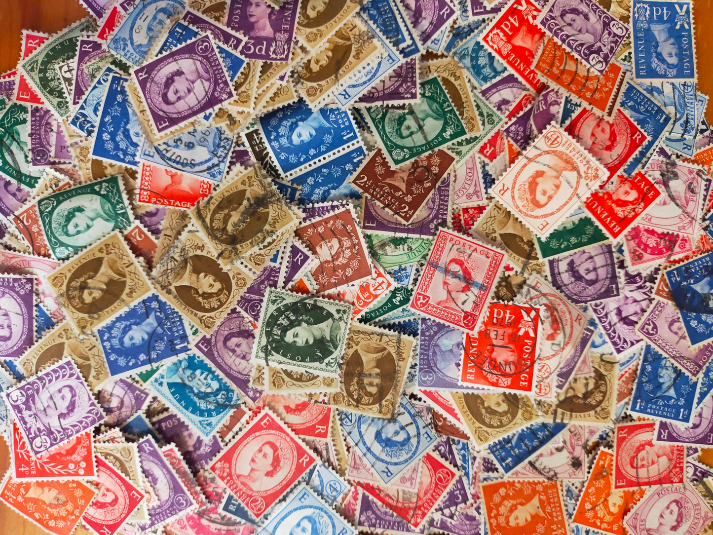50x UK Elizabeth the second Vintage stamps bundle