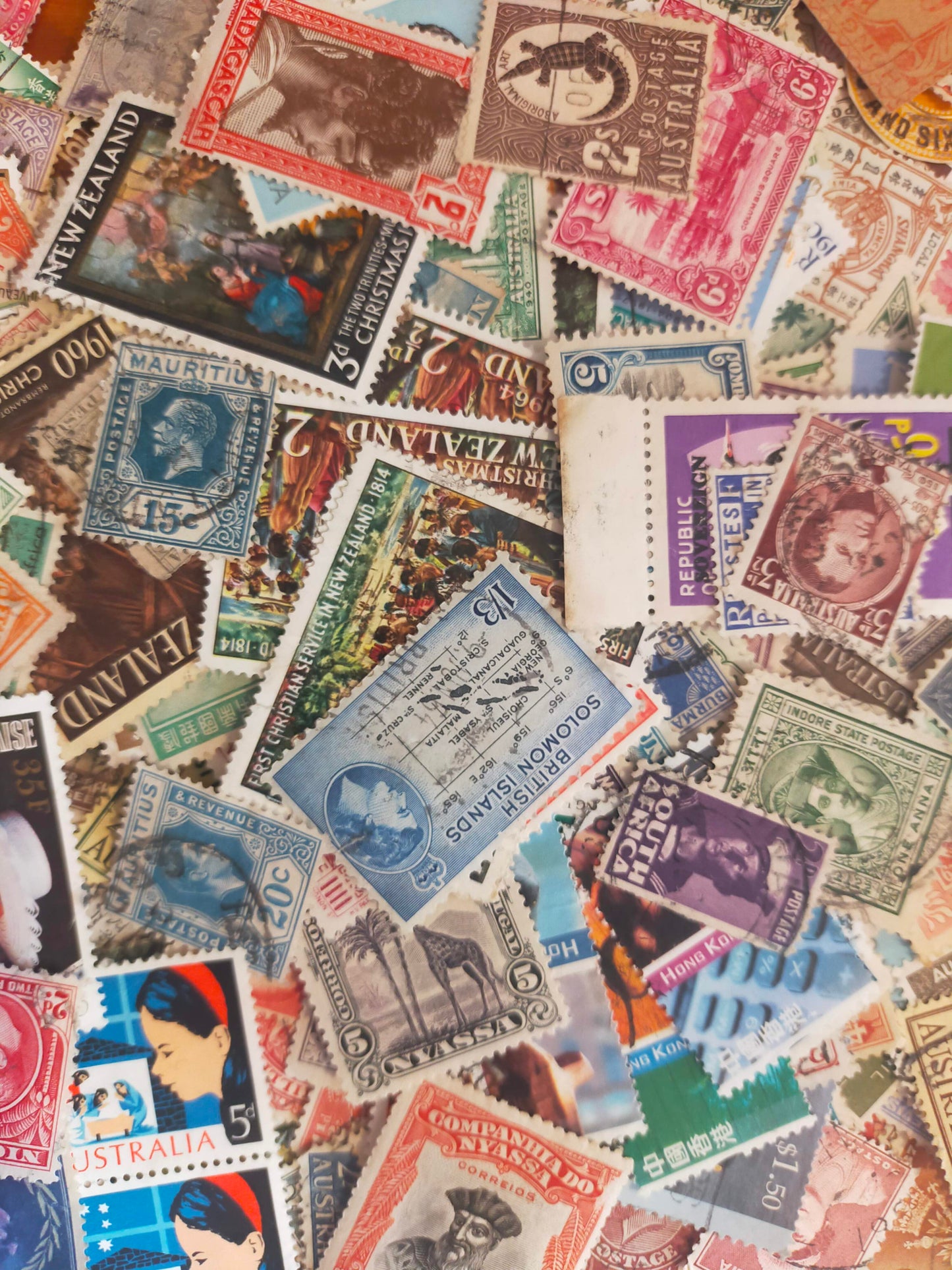 100x Colonial Stamps Worldwide Bundle