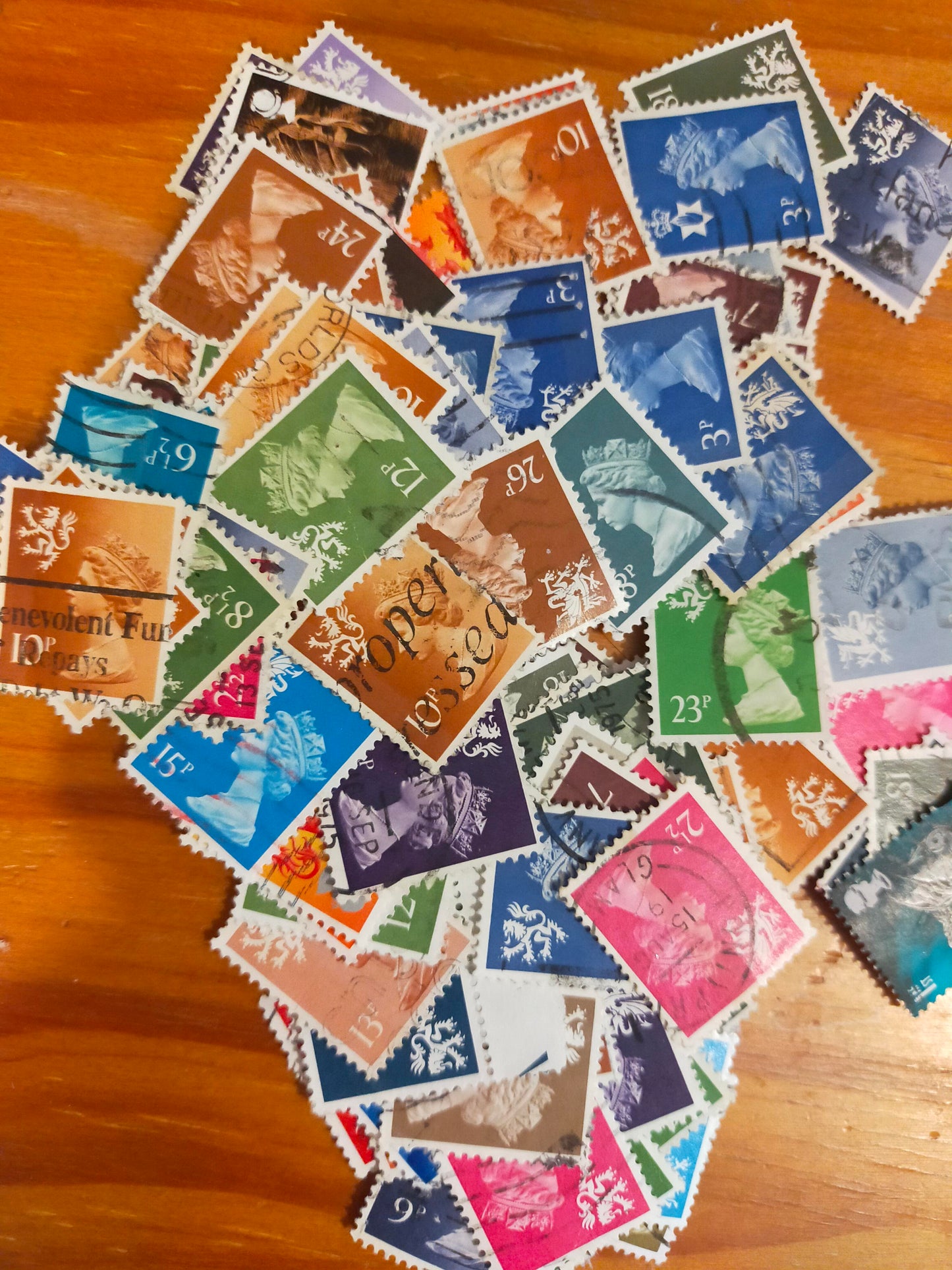 25x Regional definitive UK stamps, Wales/Scotland/N Ireland/ channel islands