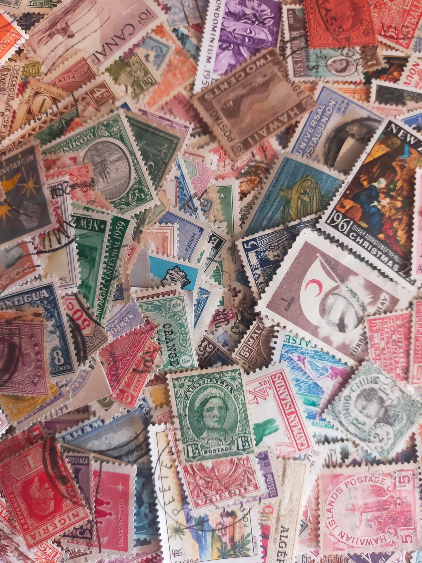 100x Colonial Stamps Worldwide Bundle